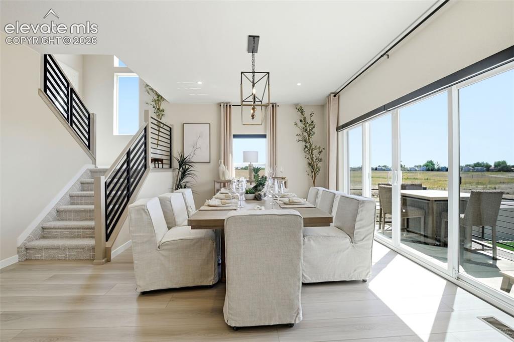 Image 13 of 50: Dining Area