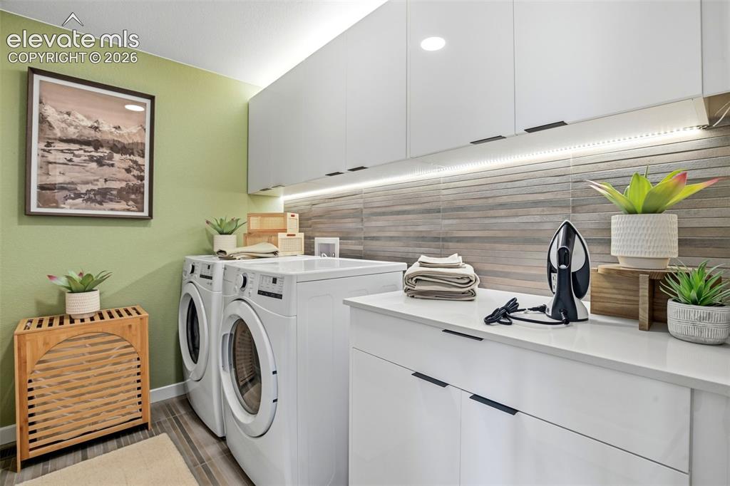 Image 9 of 50: Laundry