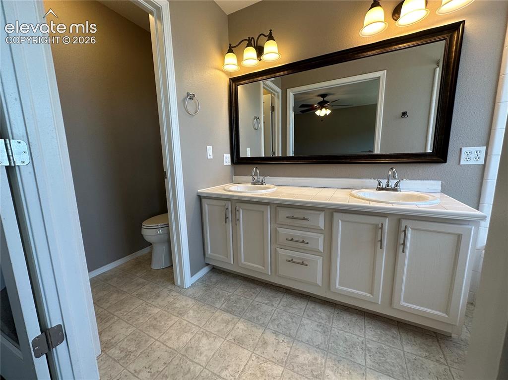 Image 15 of 24: Bathroom