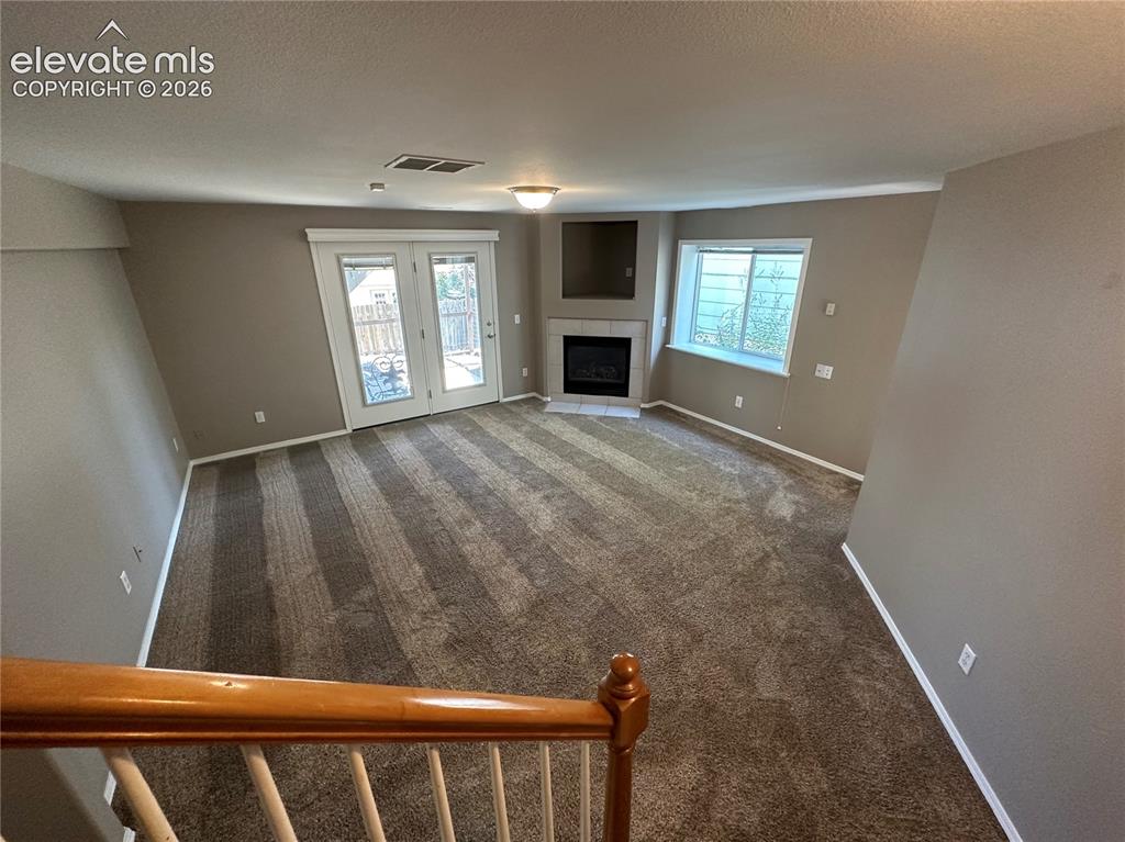 Image 18 of 24: Living Room