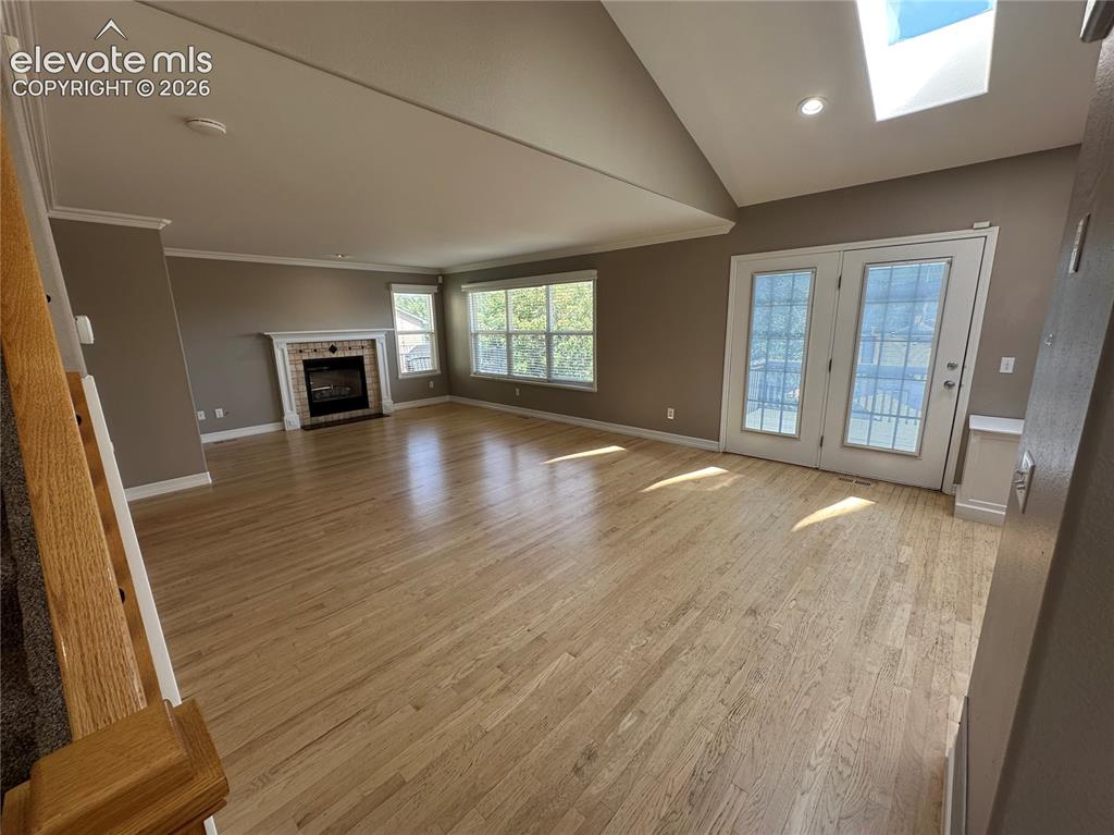 Image 4 of 24: Living Room