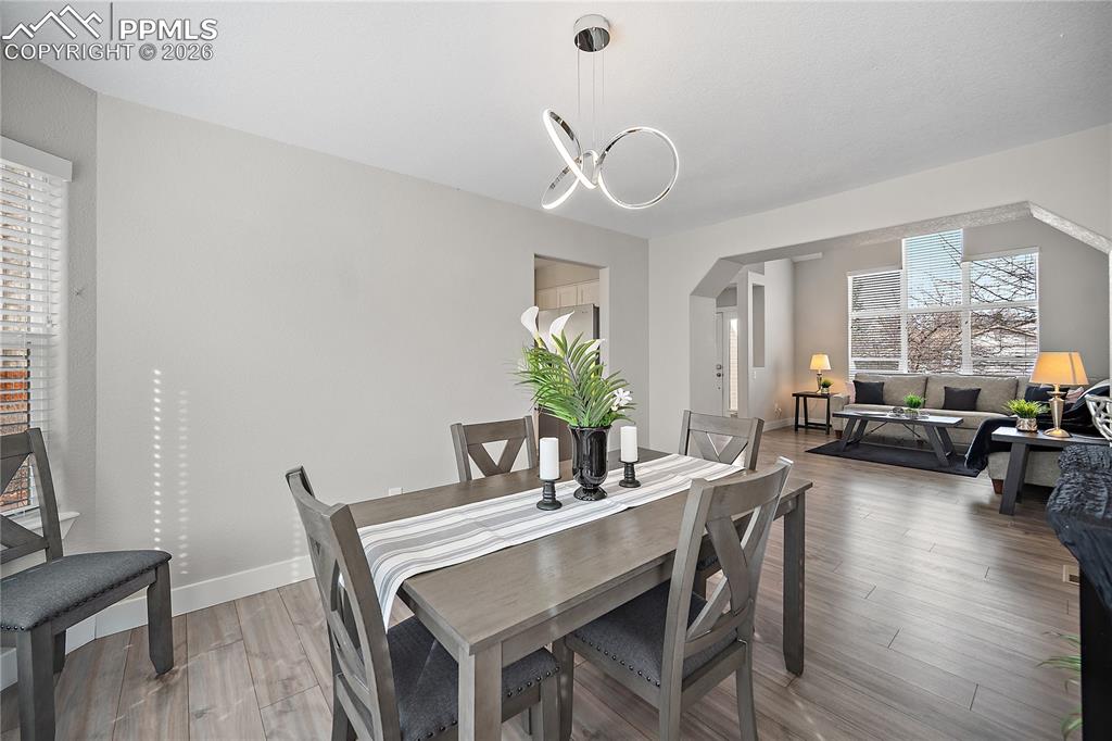 Image 9 of 46: Modern lighting