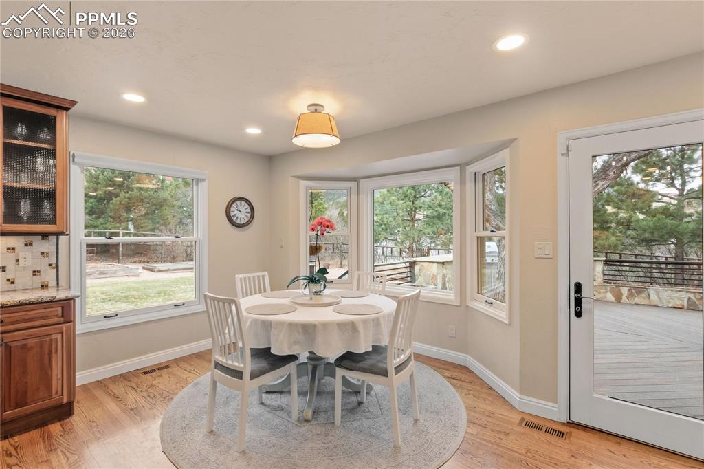 Image 12 of 49: Dining Area