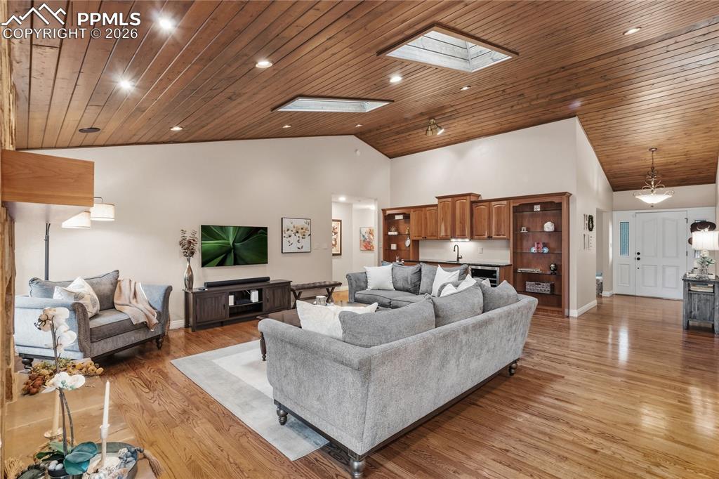 Image 14 of 49: Living Room