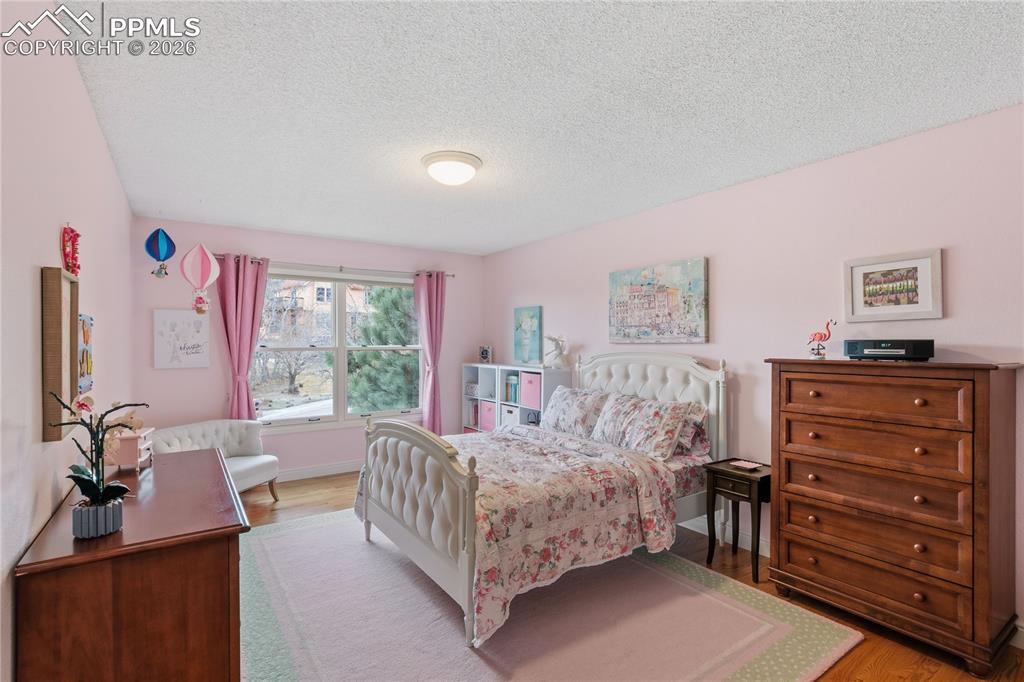 Image 24 of 49: Bedroom