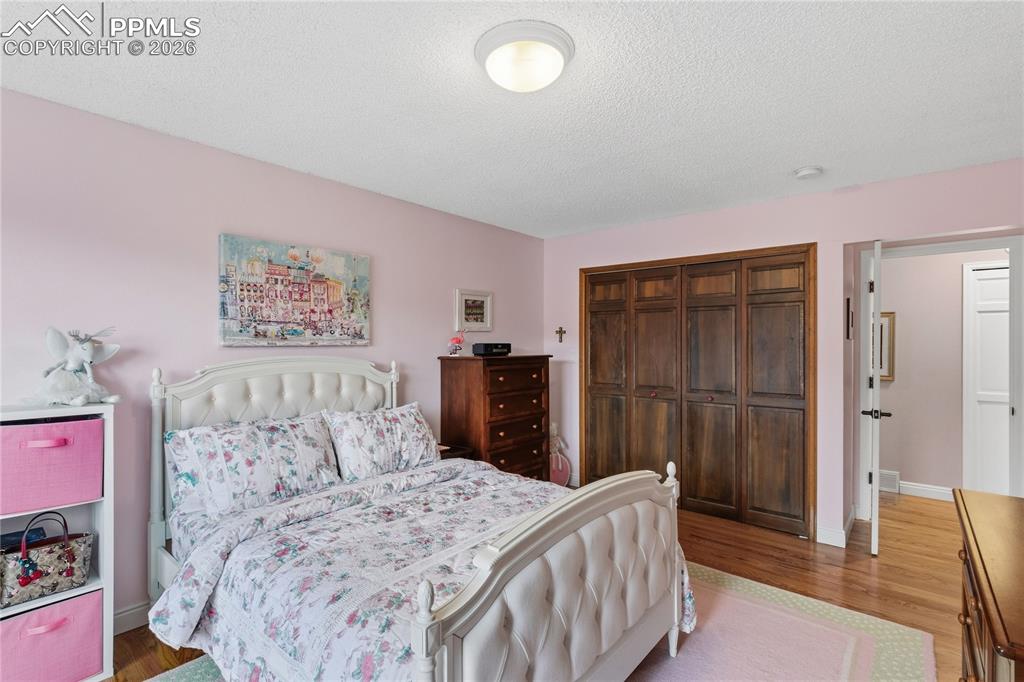 Image 25 of 49: Bedroom