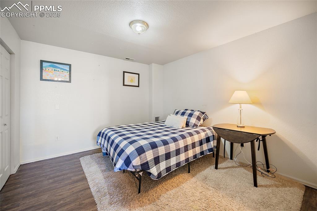 Image 15 of 49: Bedroom