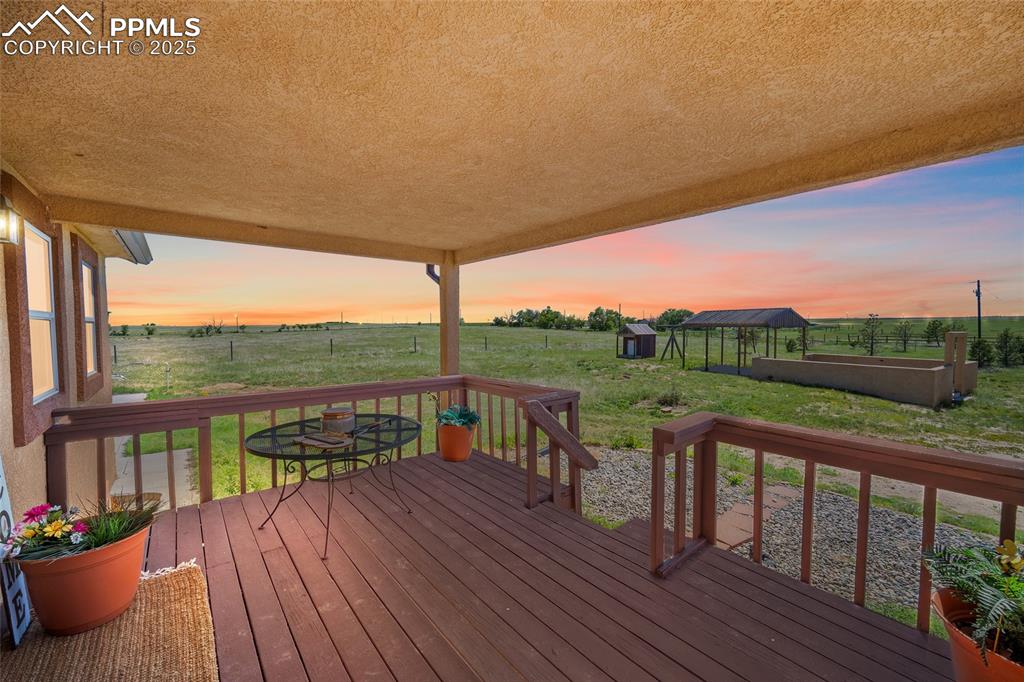 Image 3 of 49: Deck