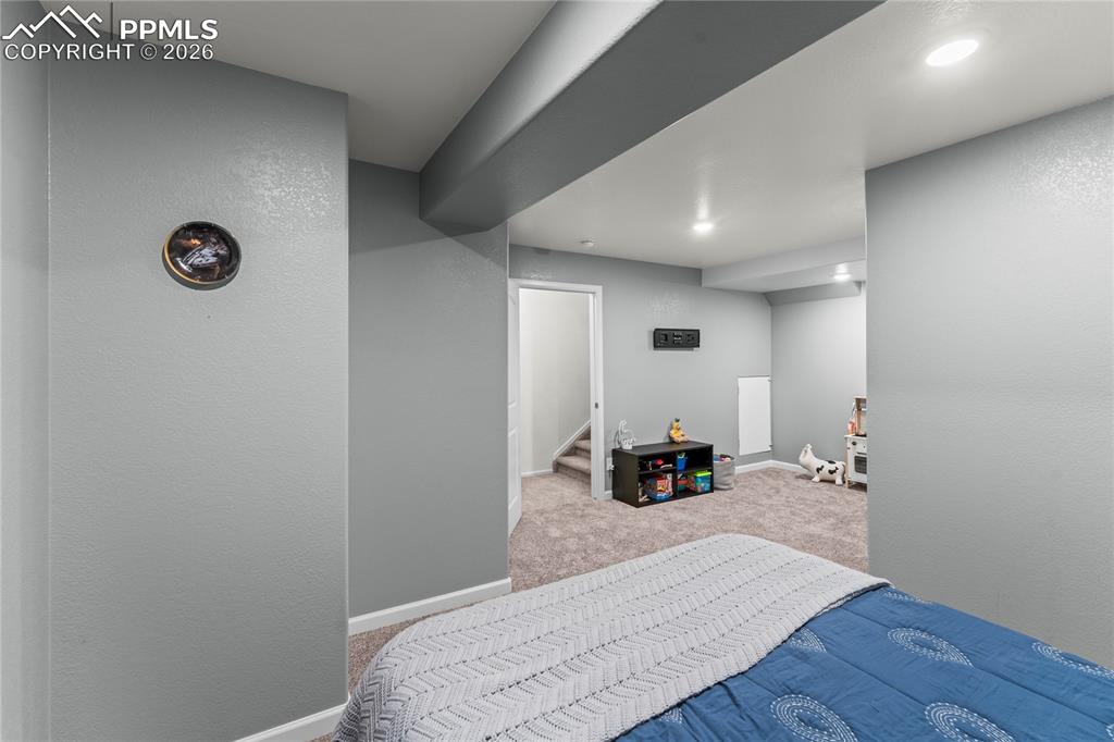 Image 14 of 31: Bedroom