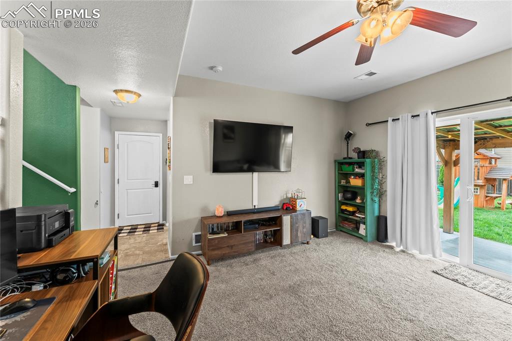 Image 7 of 31: Office