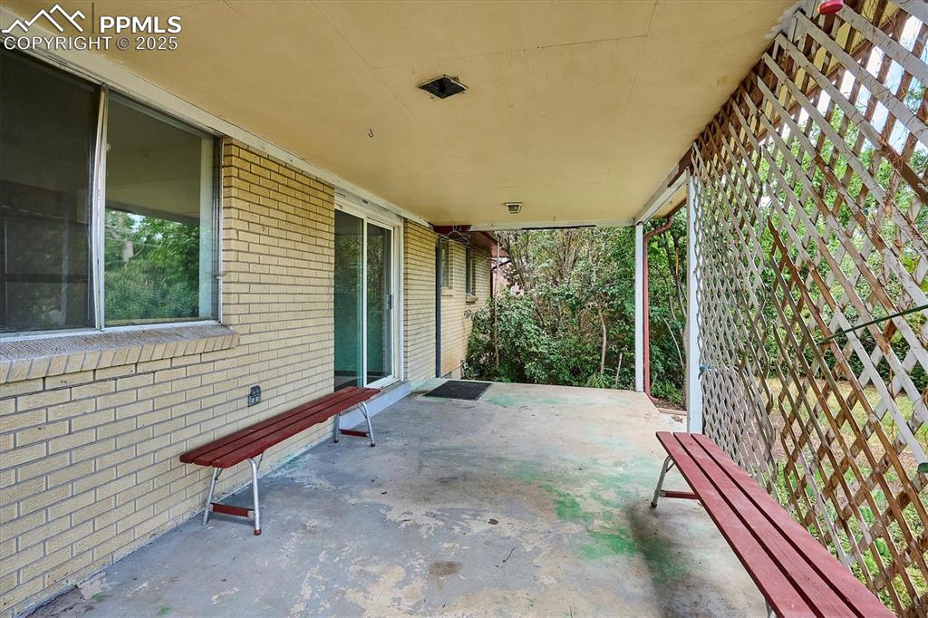 Image 18 of 19: View of patio