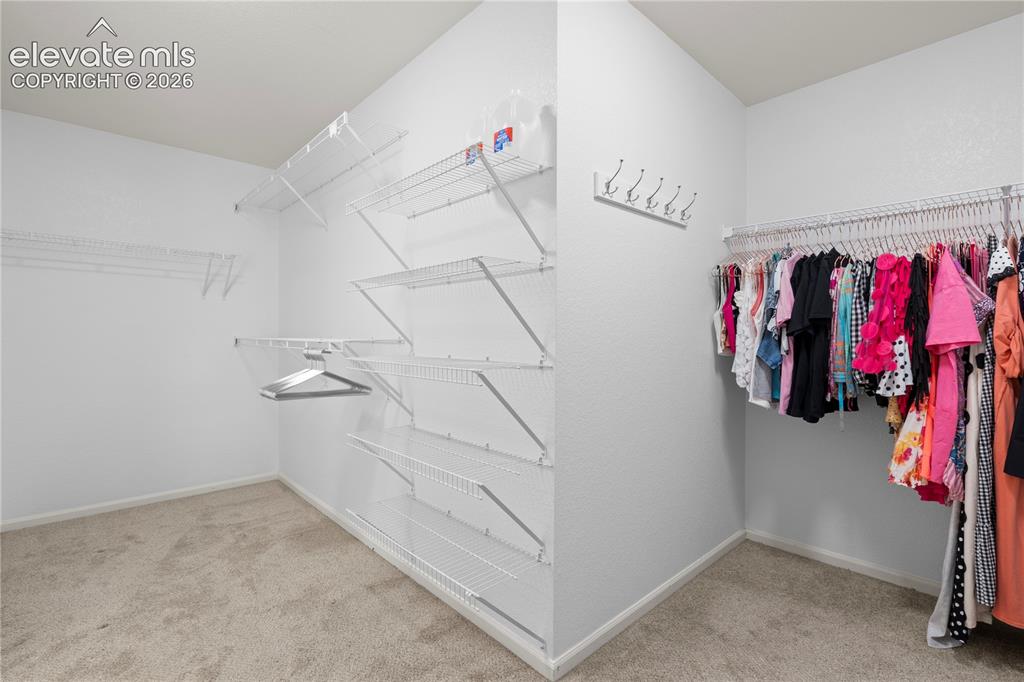Image 26 of 32: Closet