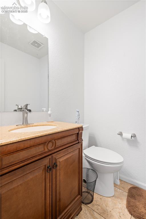 Image 7 of 32: Bathroom