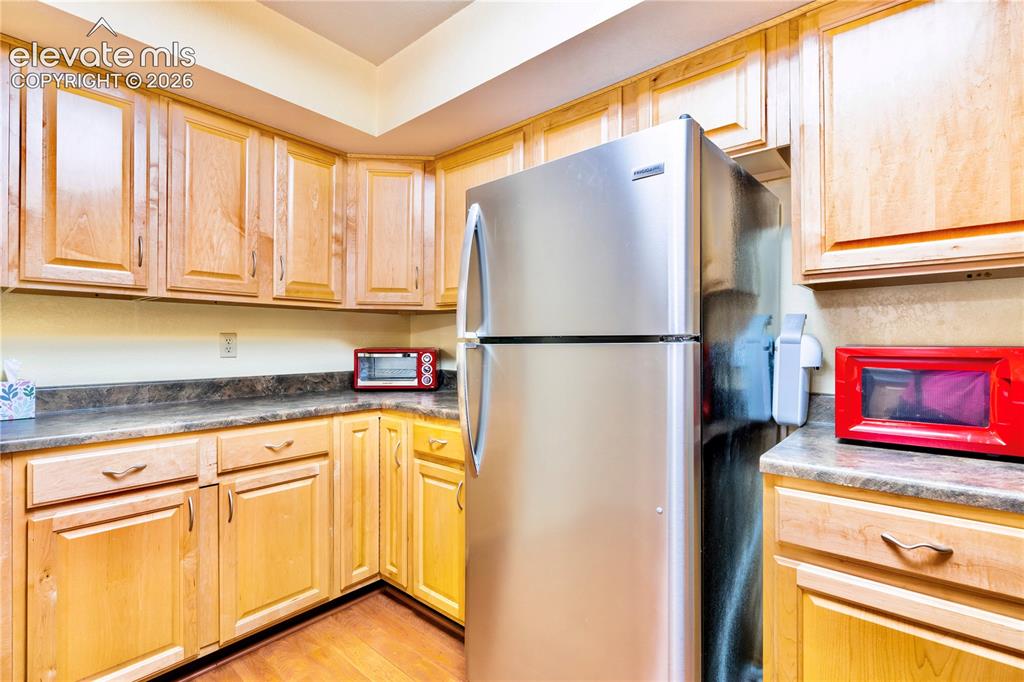 Image 12 of 37: Kitchen