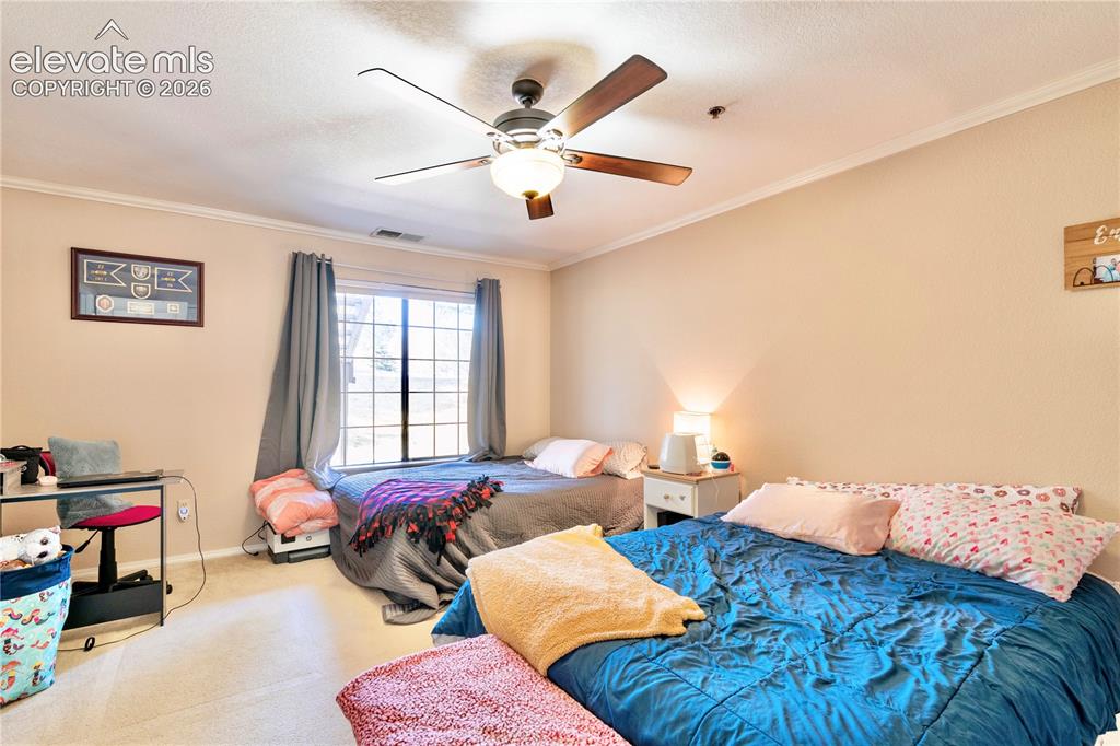 Image 14 of 37: Bedroom