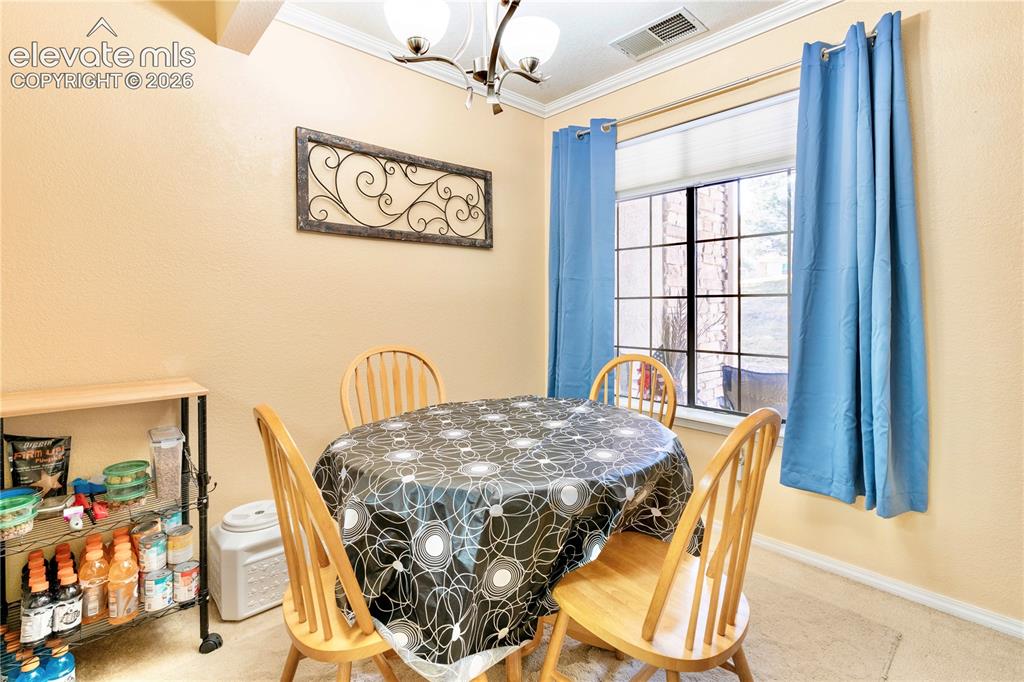 Image 6 of 37: Dining Area