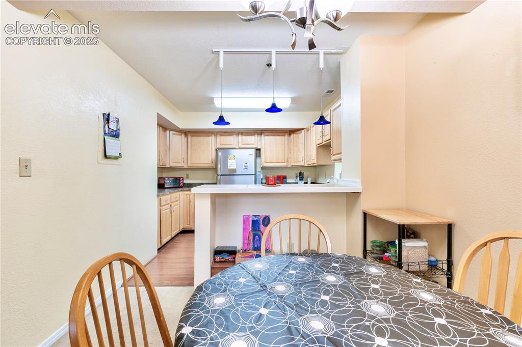 Image 8 of 37: Dining Area