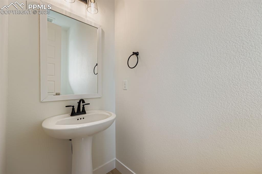 Image 13 of 28: View of bathroom