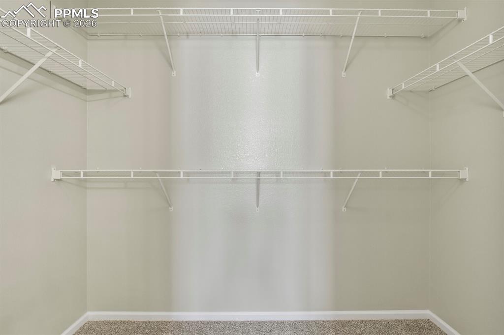 Image 21 of 34: Closet