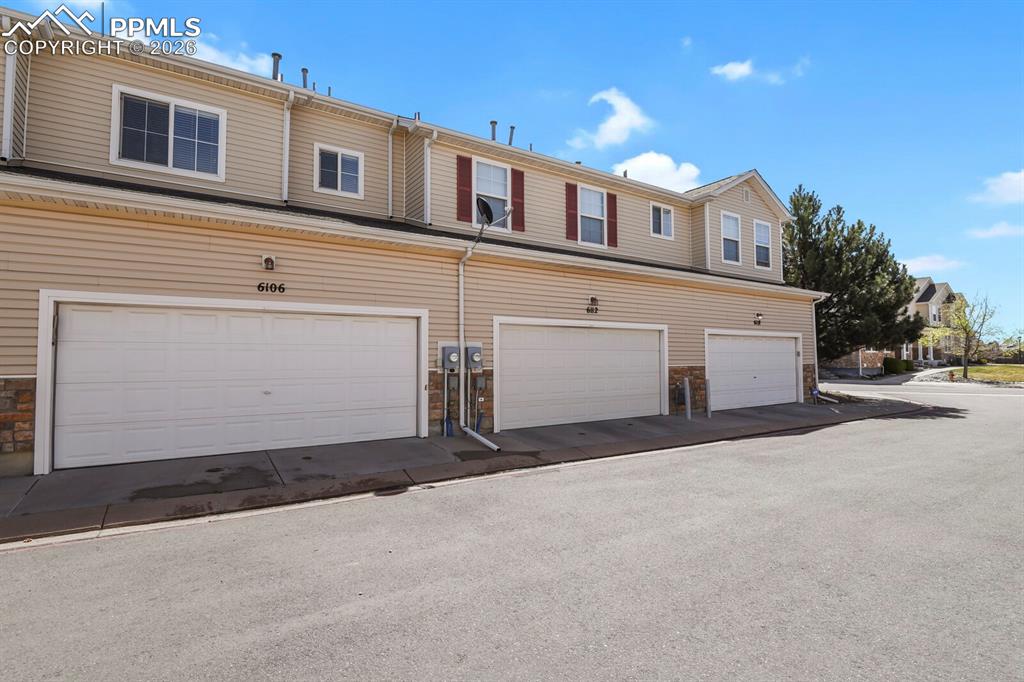 Image 31 of 34: Back of Structure