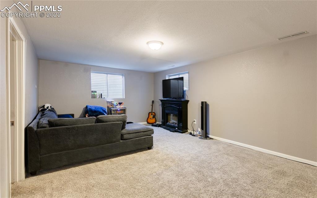 Listing 9364173, Image 18 of 27