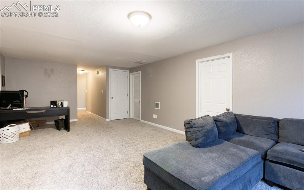 Listing 9364173, Image 19 of 27