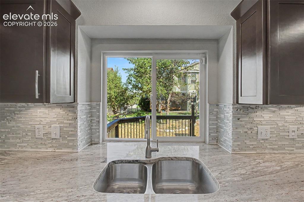 Image 13 of 47: Dining Room