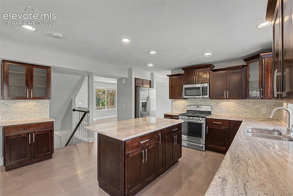 Image 14 of 47: Kitchen