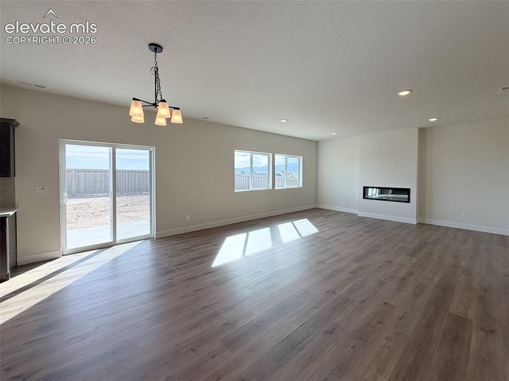 Image 3 of 36: Dining Area