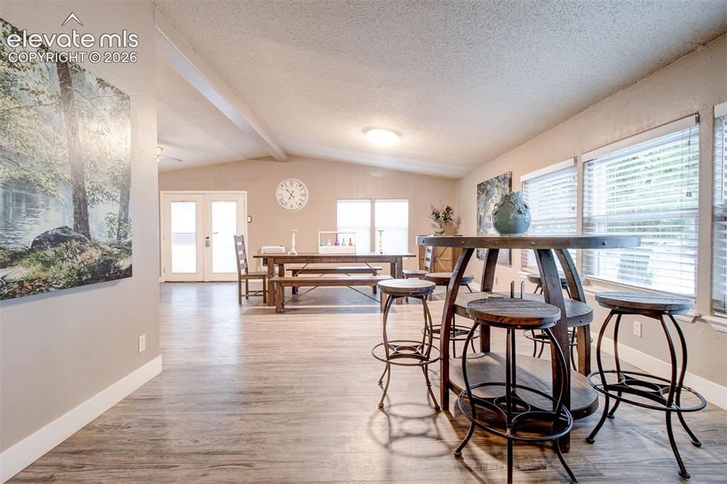 Image 9 of 42: Living/dining