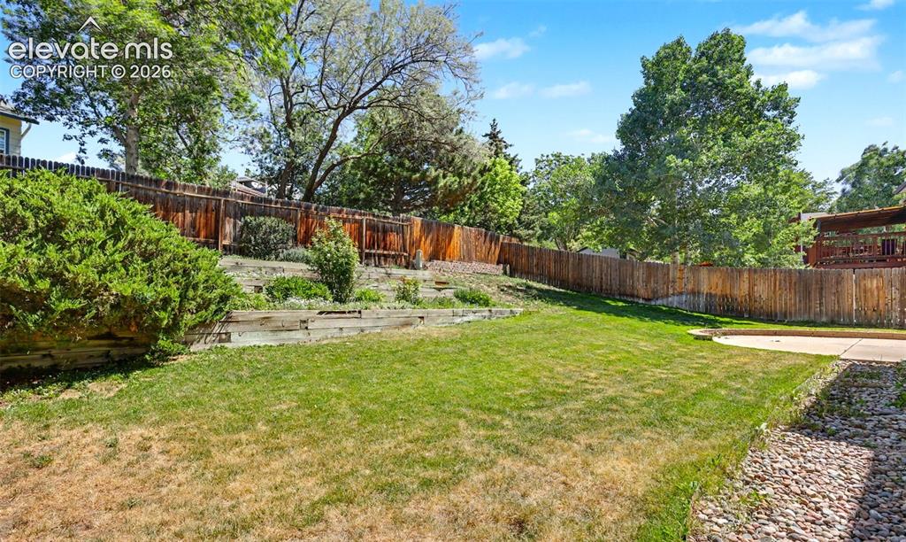 Image 4 of 41: Huge fully fenced backyard 