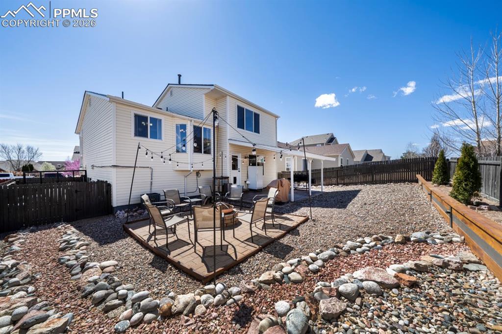 Image 21 of 28: Back of Structure