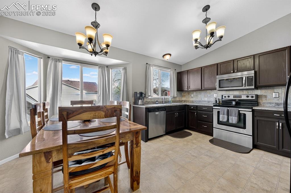 Image 9 of 28: Kitchen