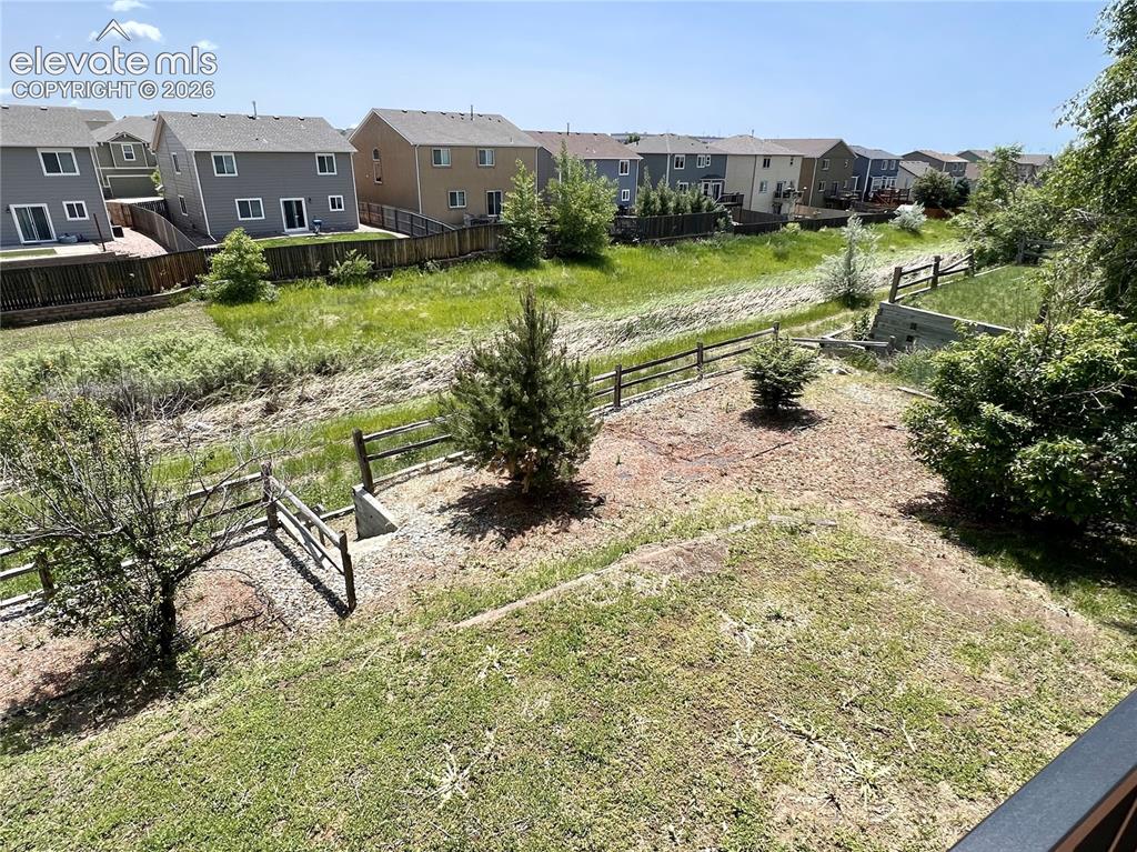 Image 2 of 16: Yard
