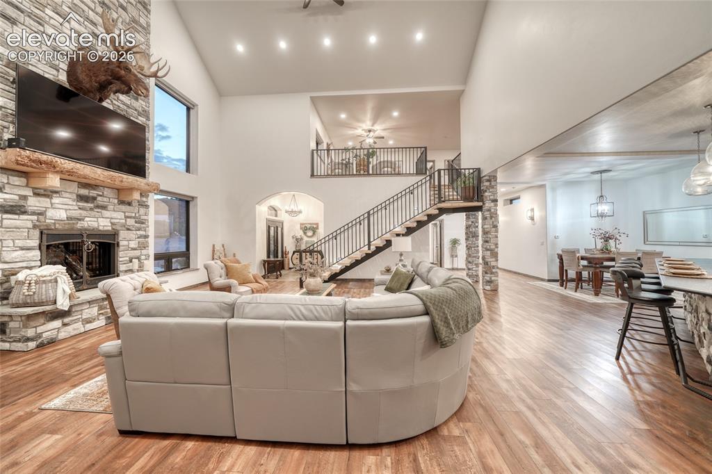 Image 15 of 50: Living Room