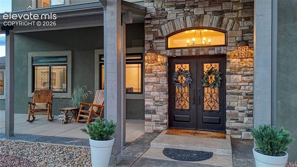 Image 9 of 50: Entry