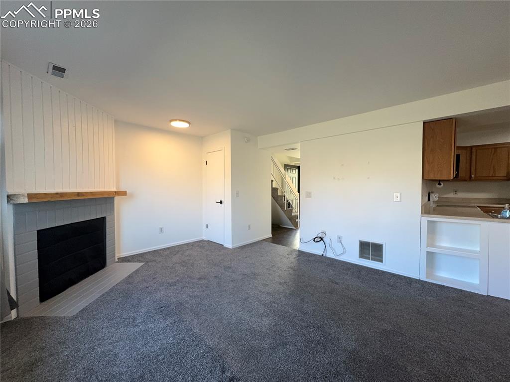 Image 6 of 28: Living Room