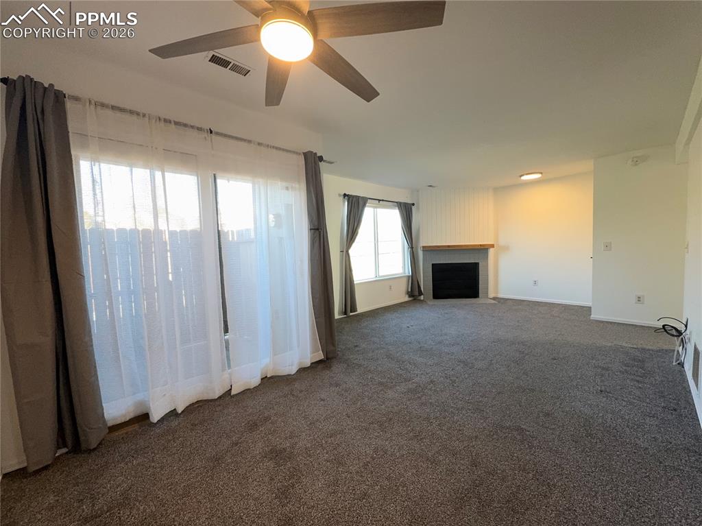 Image 7 of 28: Living Room