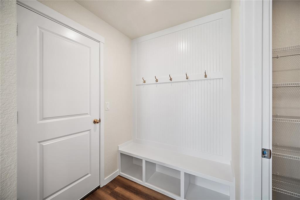 Image 16 of 40: Mud Room