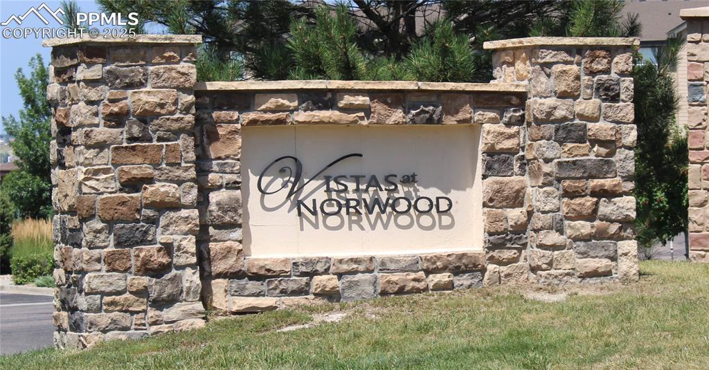 Image 2 of 20: View of community / neighborhood sign