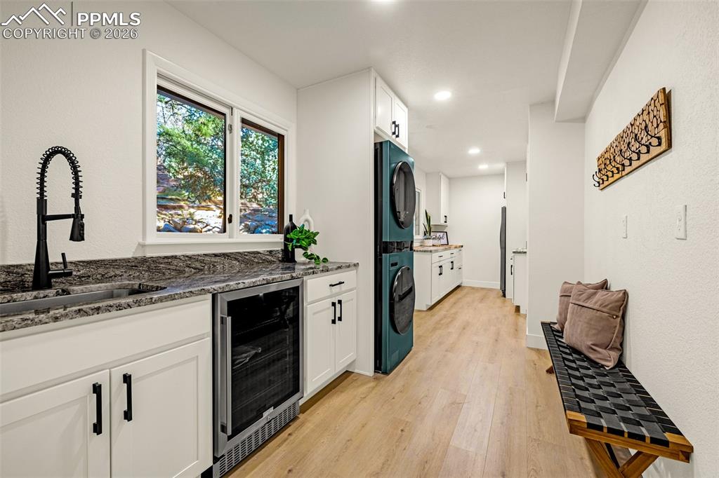 Image 15 of 46: Kitchen