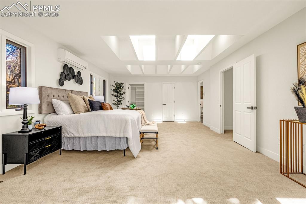 Image 26 of 46: Bedroom