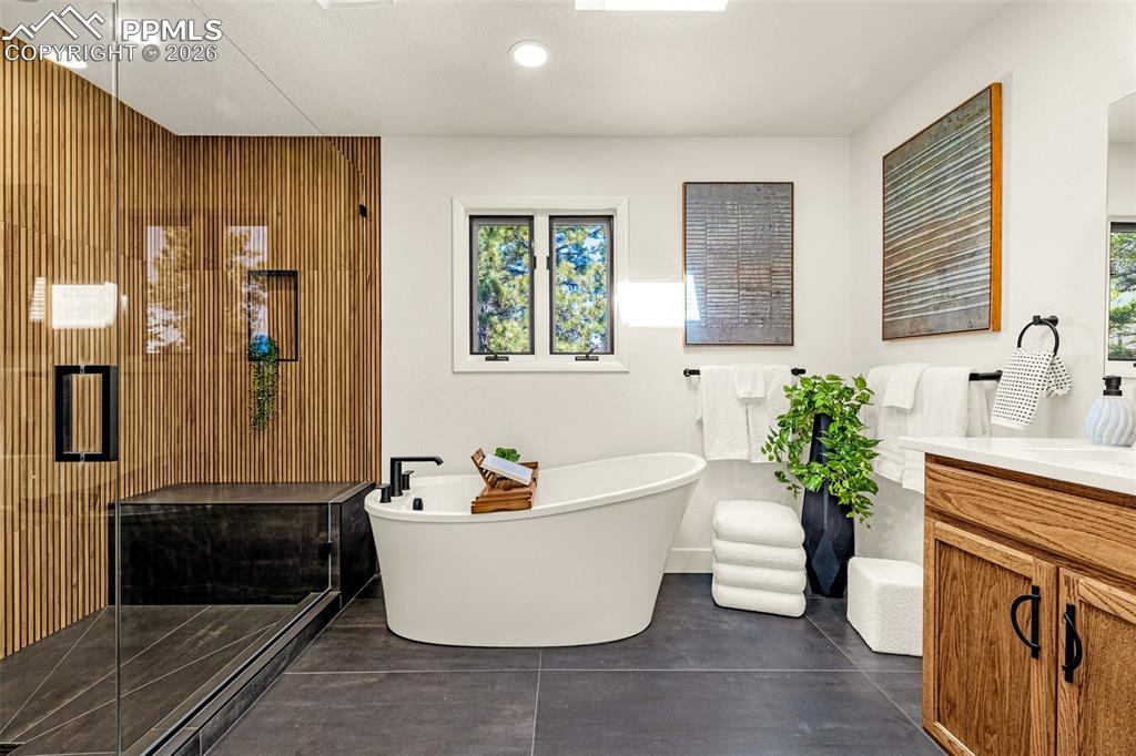 Image 29 of 46: Bathroom