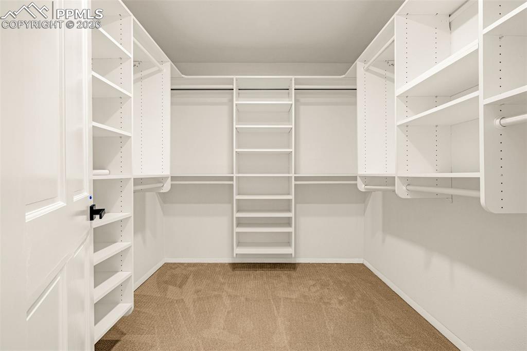 Image 34 of 46: Closet