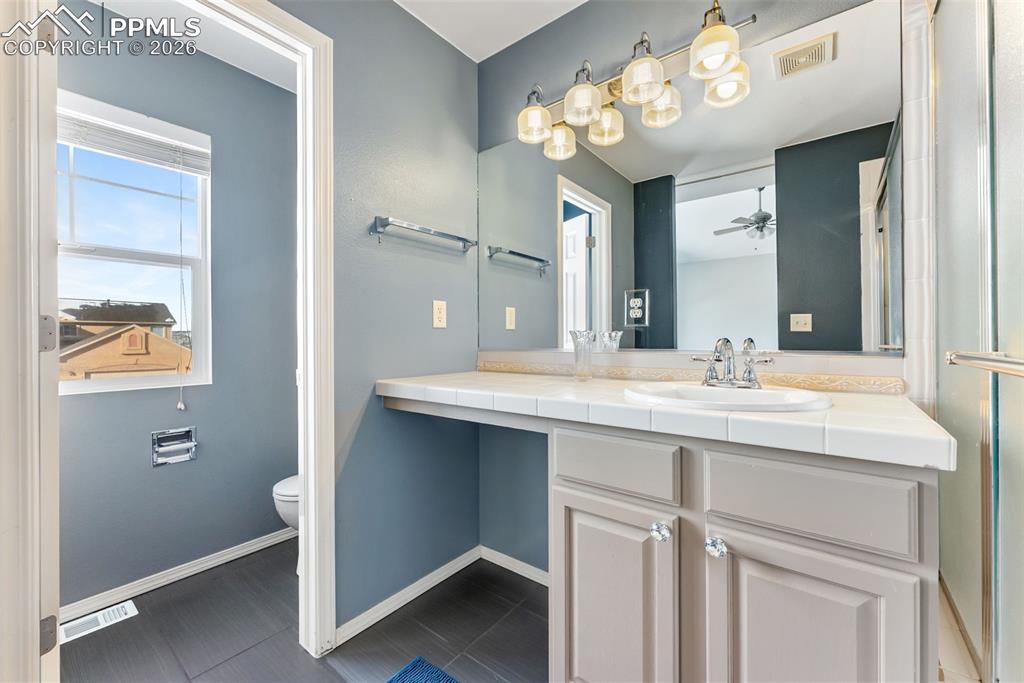 Image 17 of 28: En Suite Bath