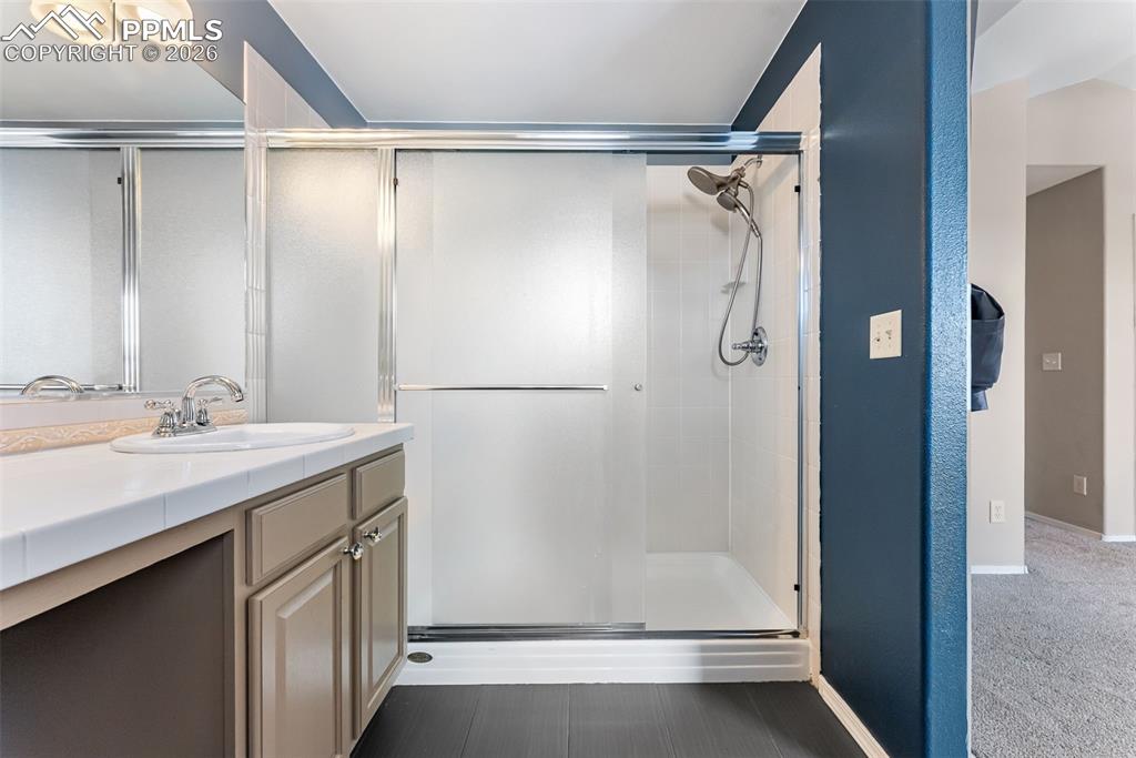 Image 18 of 28: En Suite Bath