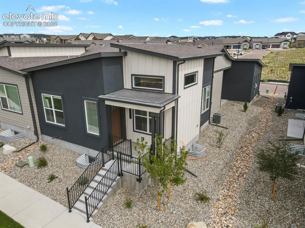 Caption: Low-maintenance, lock and leave, move-in ready! 