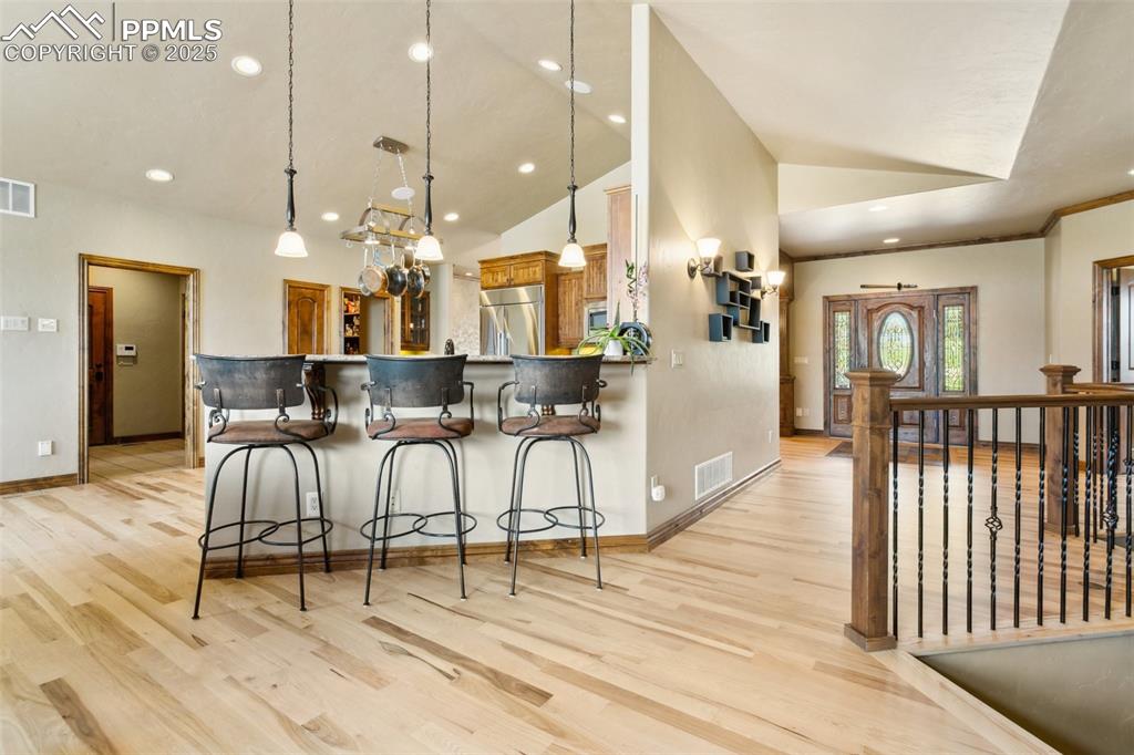 Image 10 of 47: Kitchen