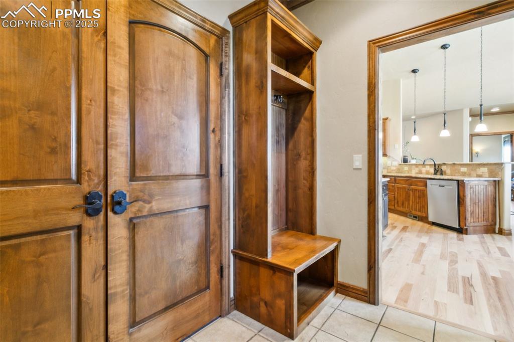 Image 26 of 47: Mud Room