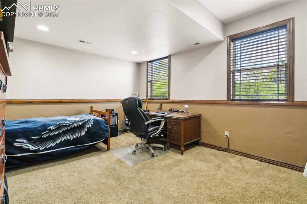 Image 41 of 47: Bedroom